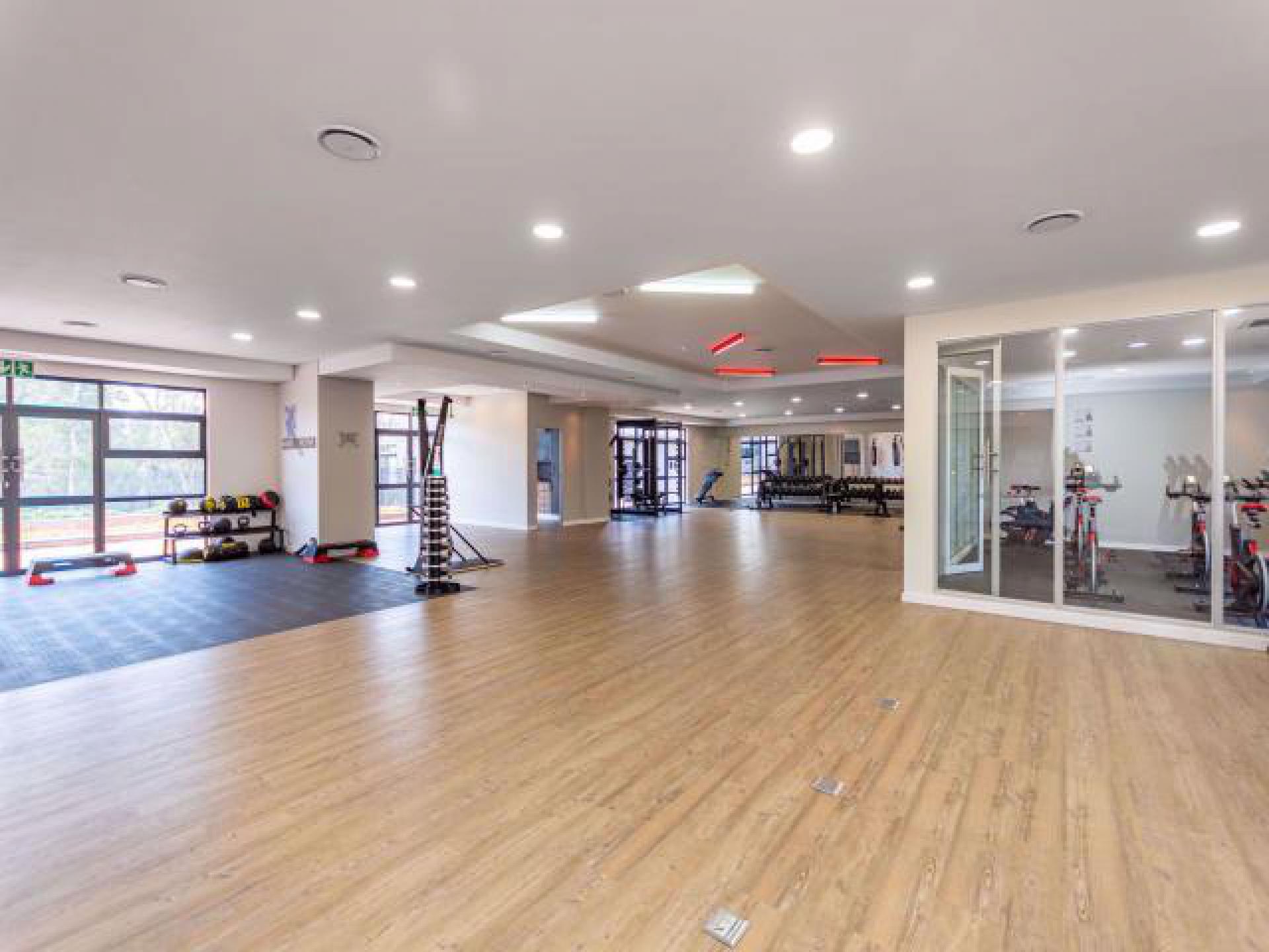 Entertainment of property in Longlake 