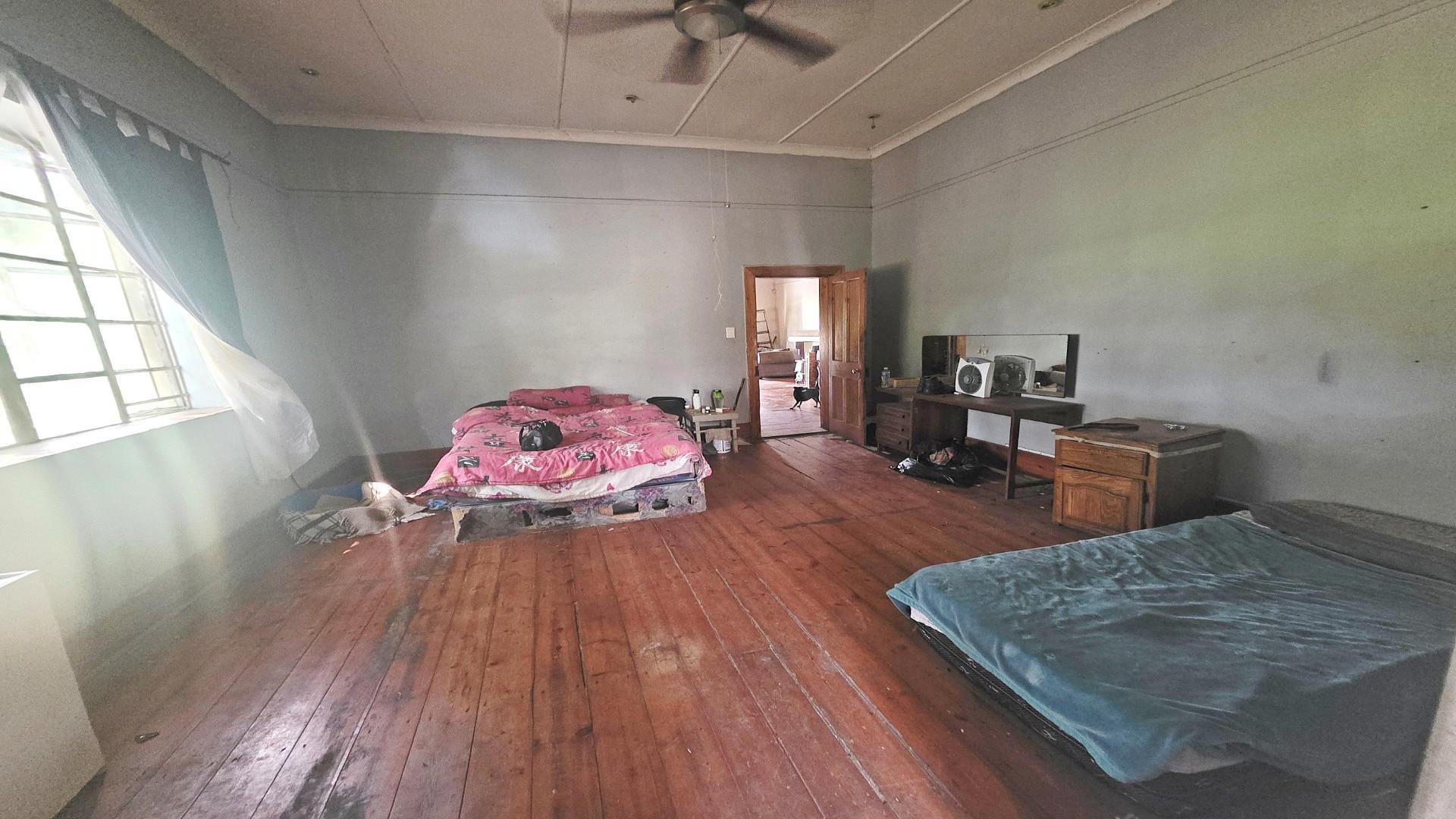 Main Bedroom - 30 square meters of property in Heidelberg - GP