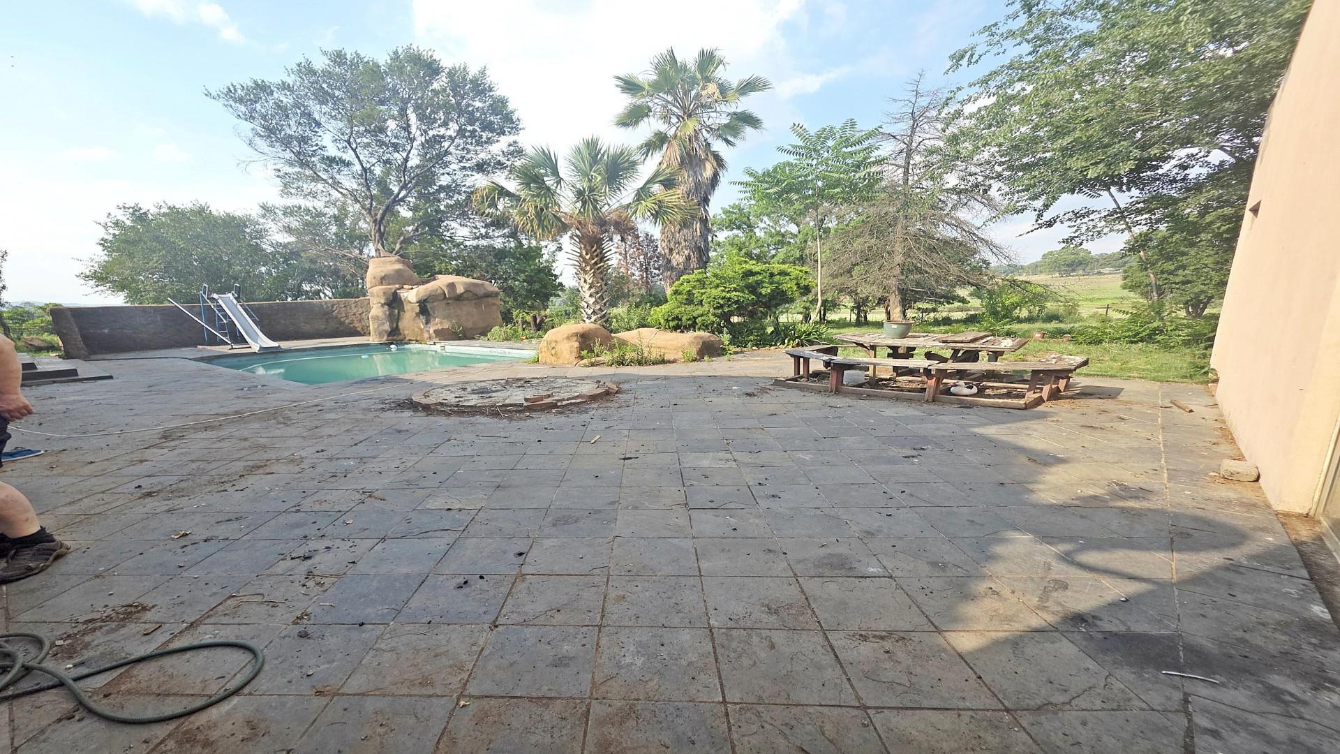 Backyard of property in Heidelberg - GP