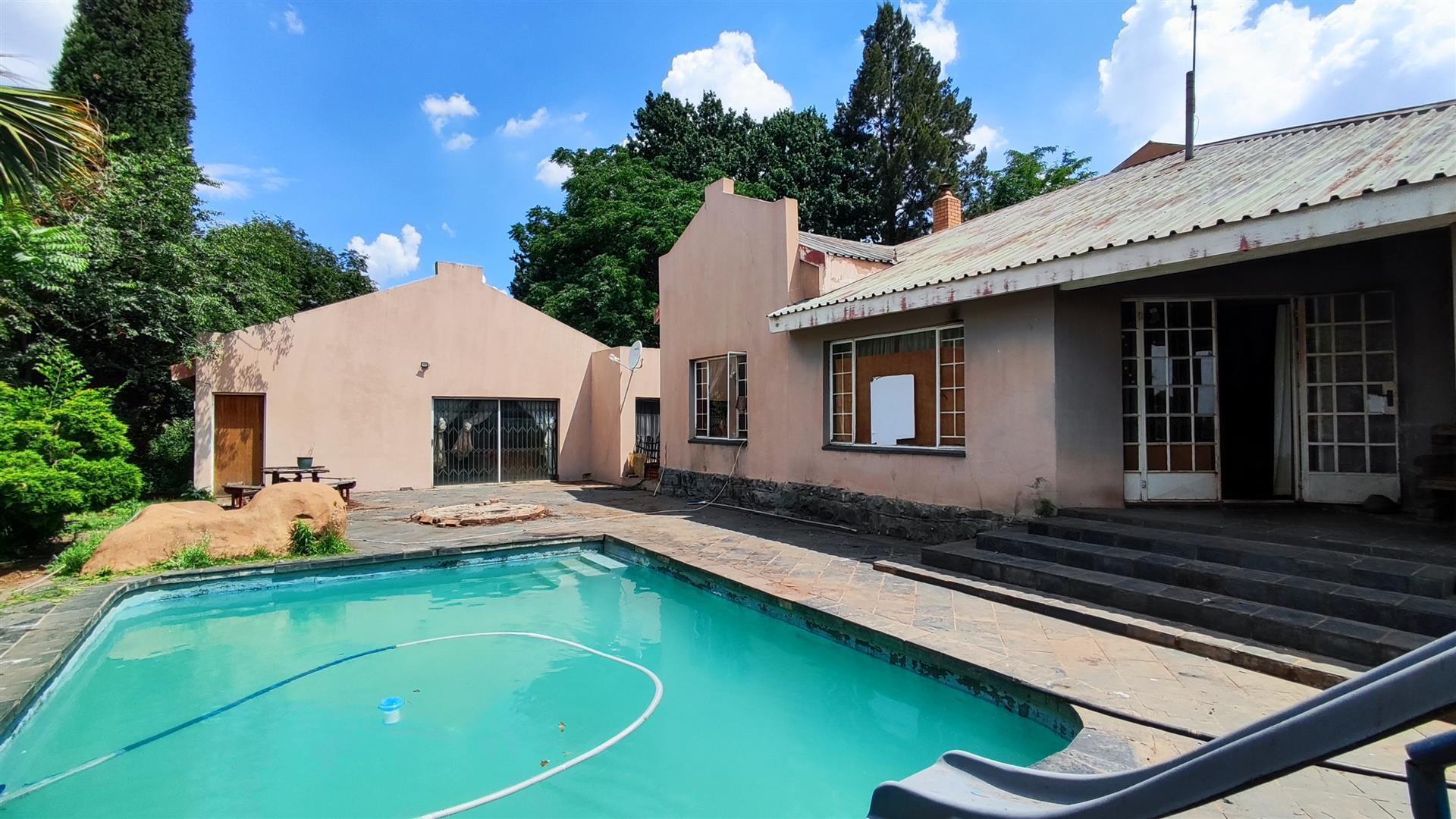 Backyard of property in Heidelberg - GP