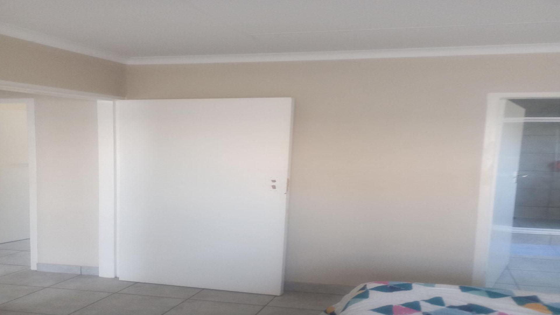 Main Bedroom of property in Palm Ridge