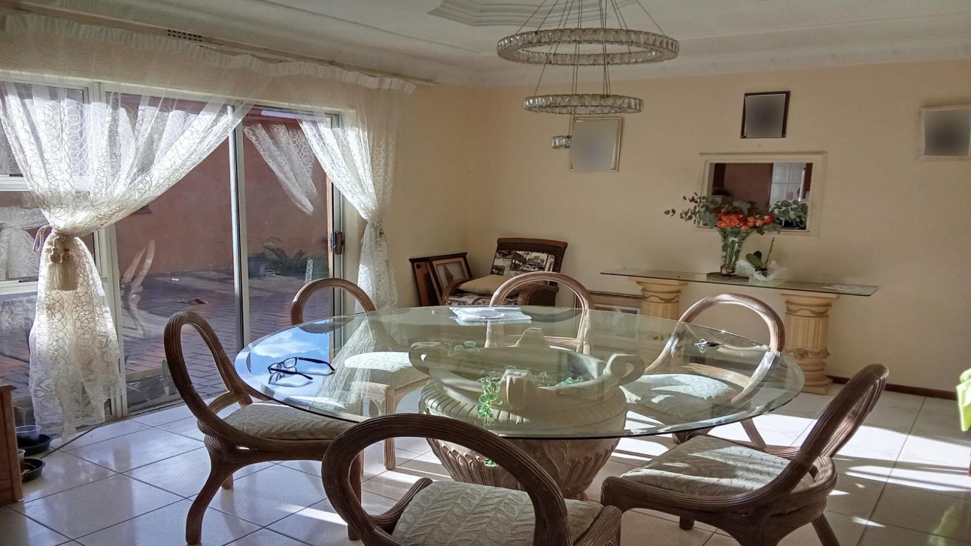 Dining Room of property in Diepkloof