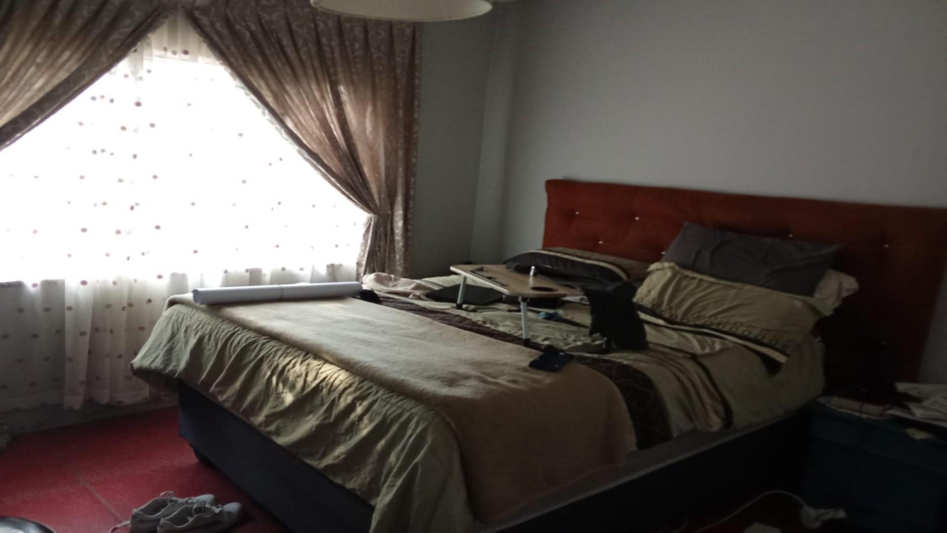 Bed Room 2 of property in Diepkloof