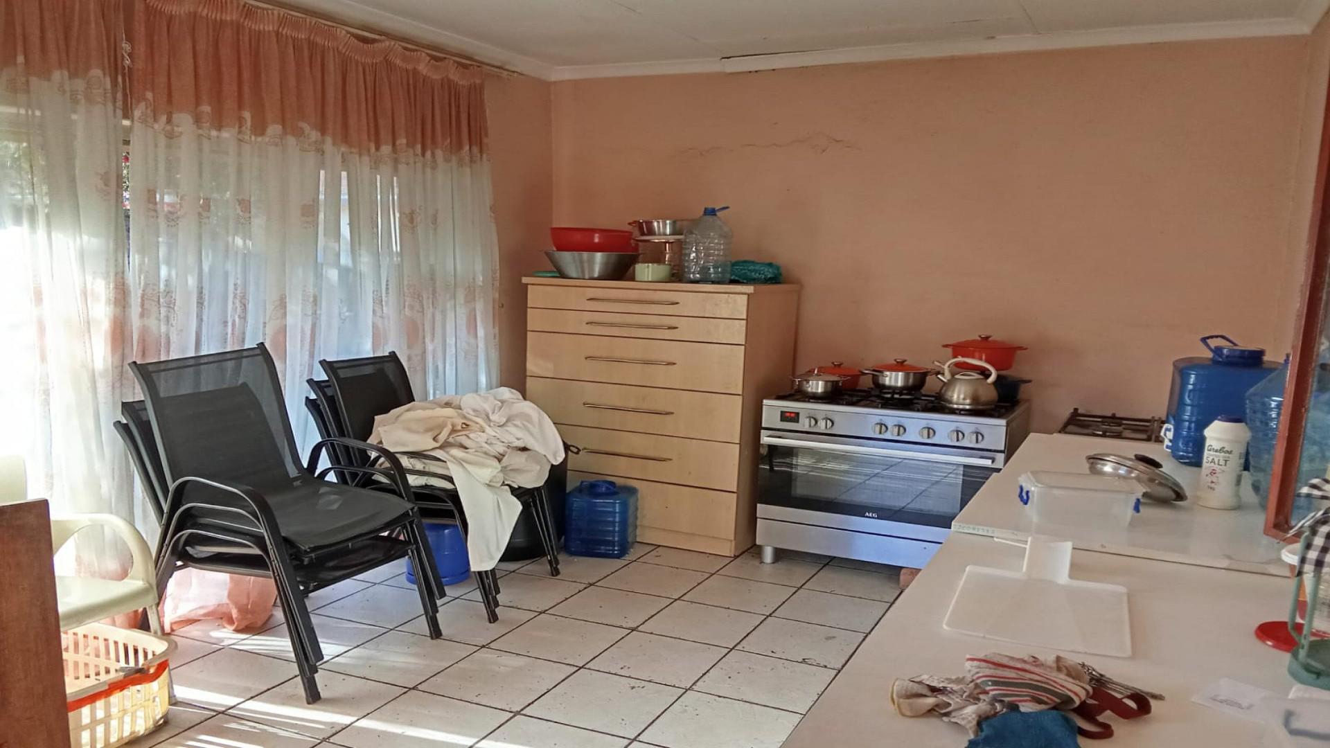 Kitchen of property in Diepkloof