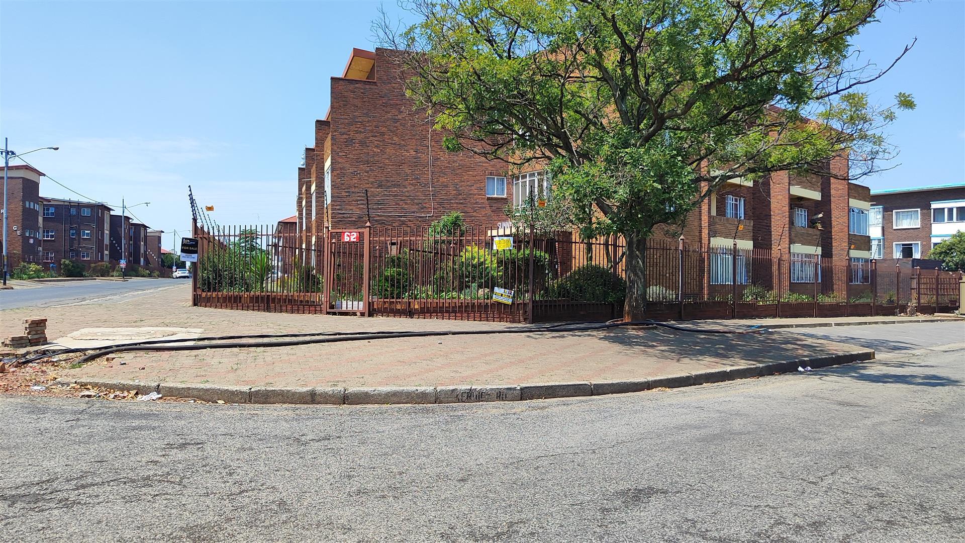 Front View of property in Sunnyridge