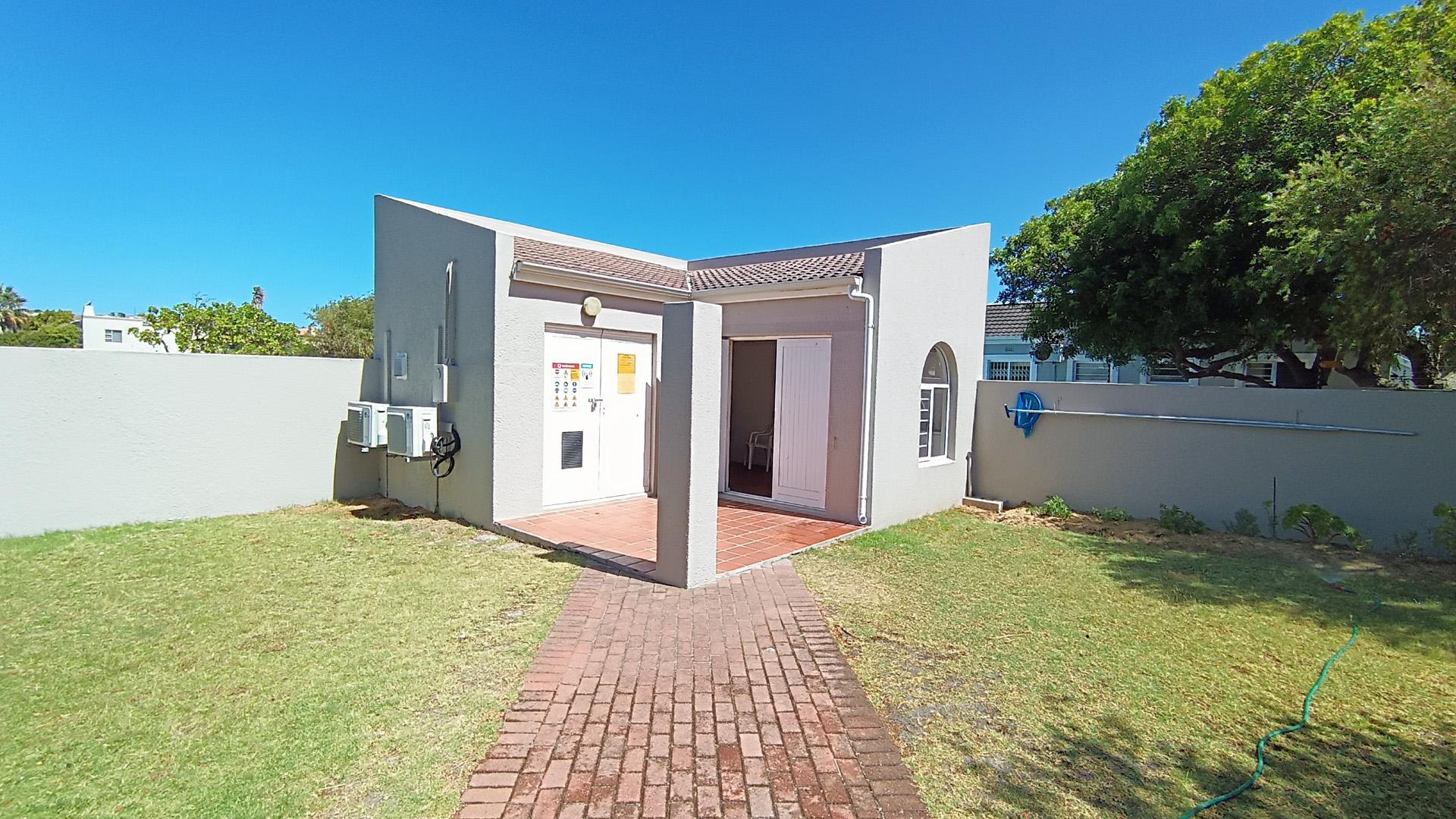 Entertainment of property in Blouberg Sands