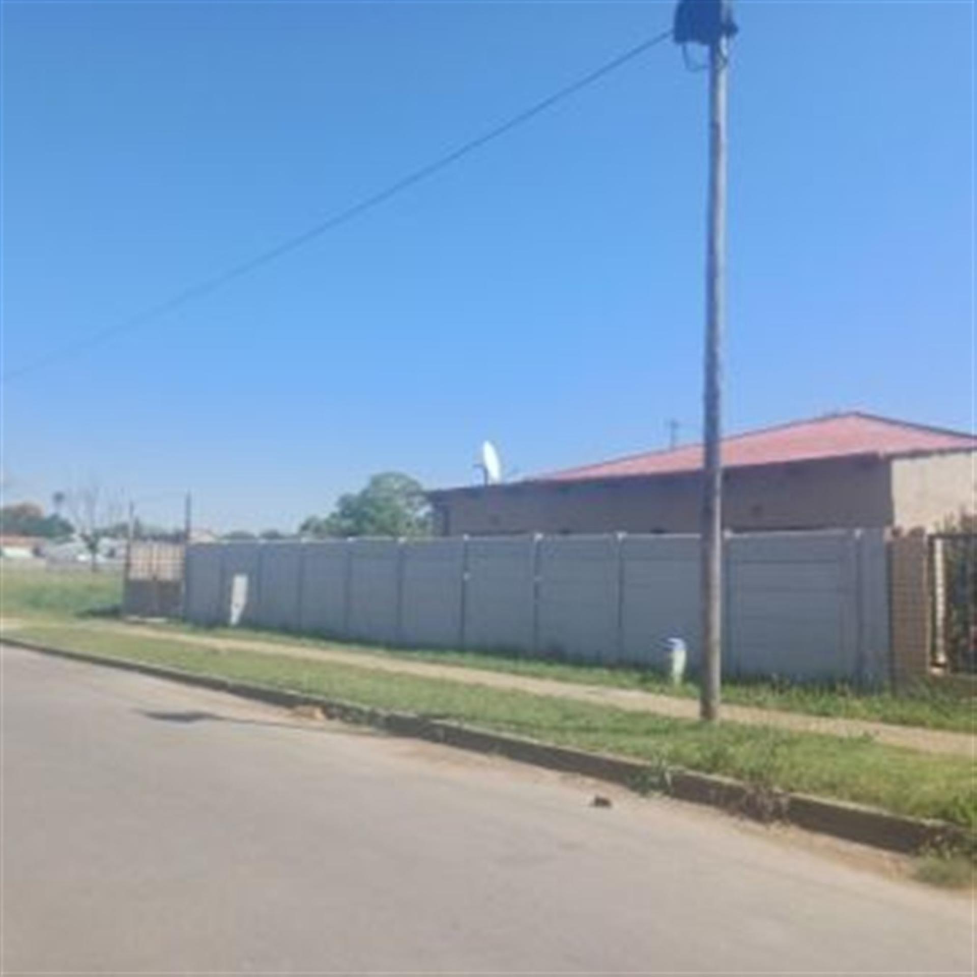 Front View of property in Krugersdorp