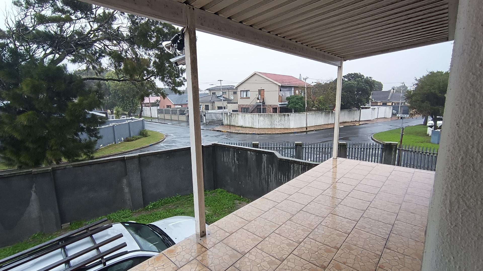 Balcony - 15 square meters of property in Lansdowne
