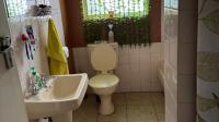 Bathroom 1 of property in Yorkshire Estate