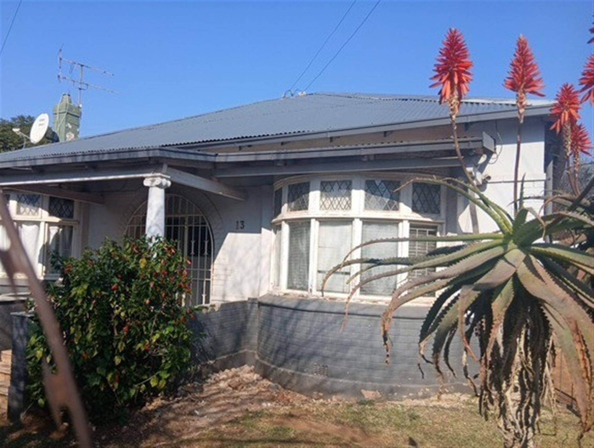 Front View of property in Primrose