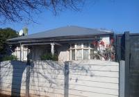 Front View of property in Primrose