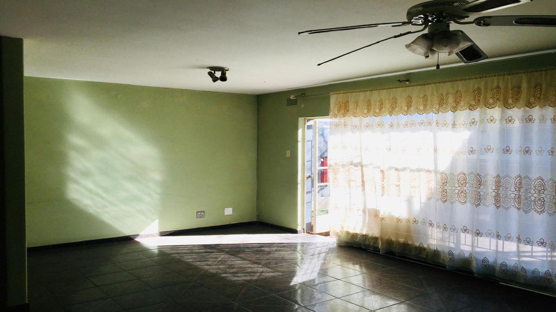 Lounges of property in Actonville