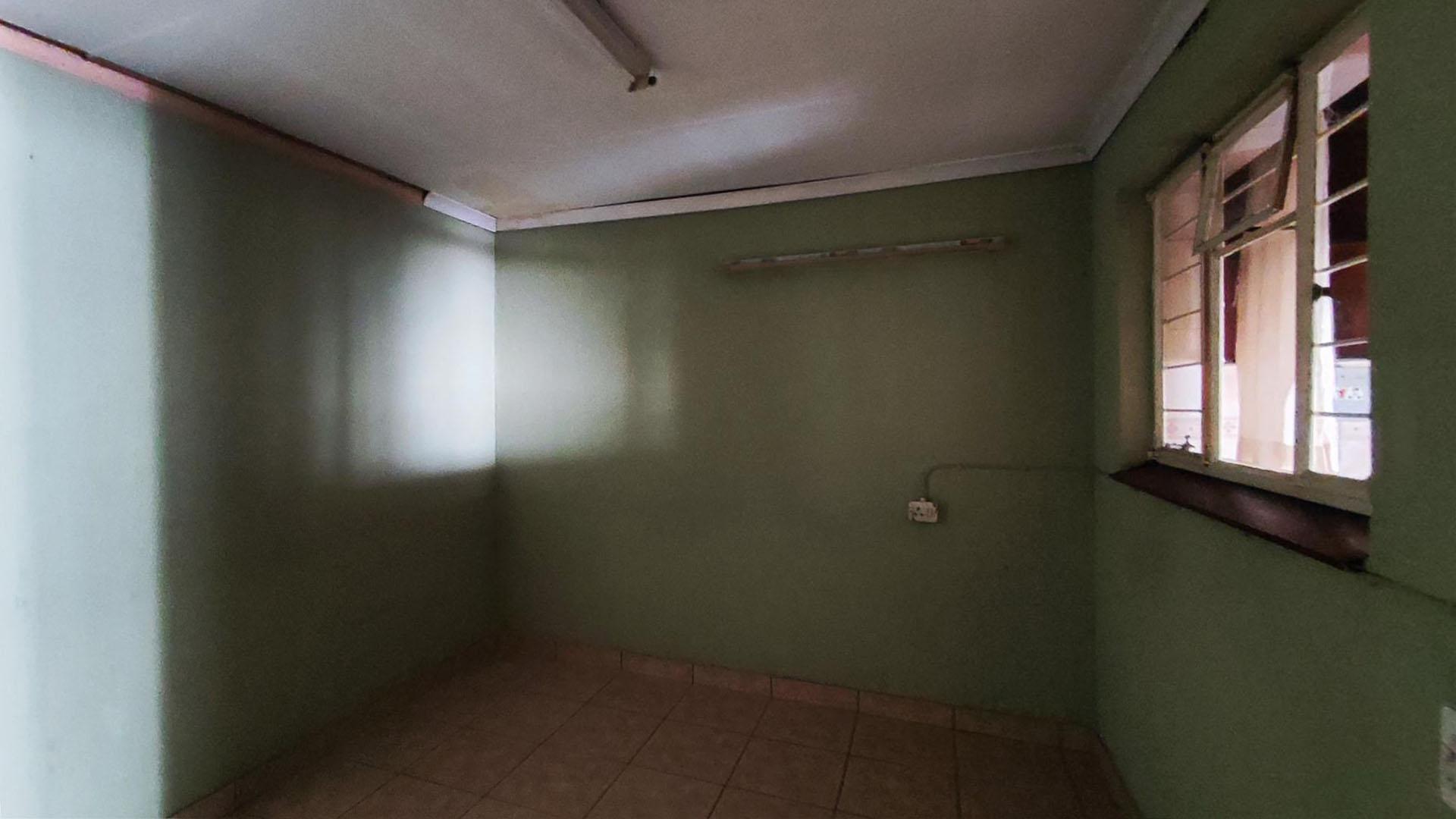 Spaces - 30 square meters of property in Benoni