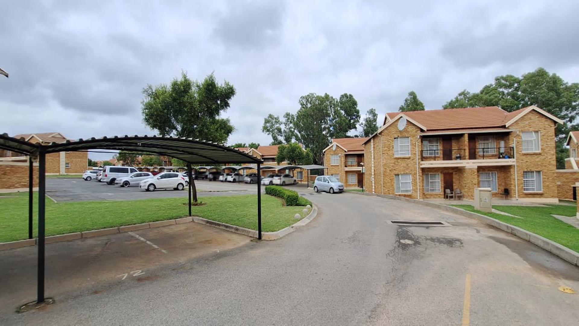 Front View of property in Honey Park