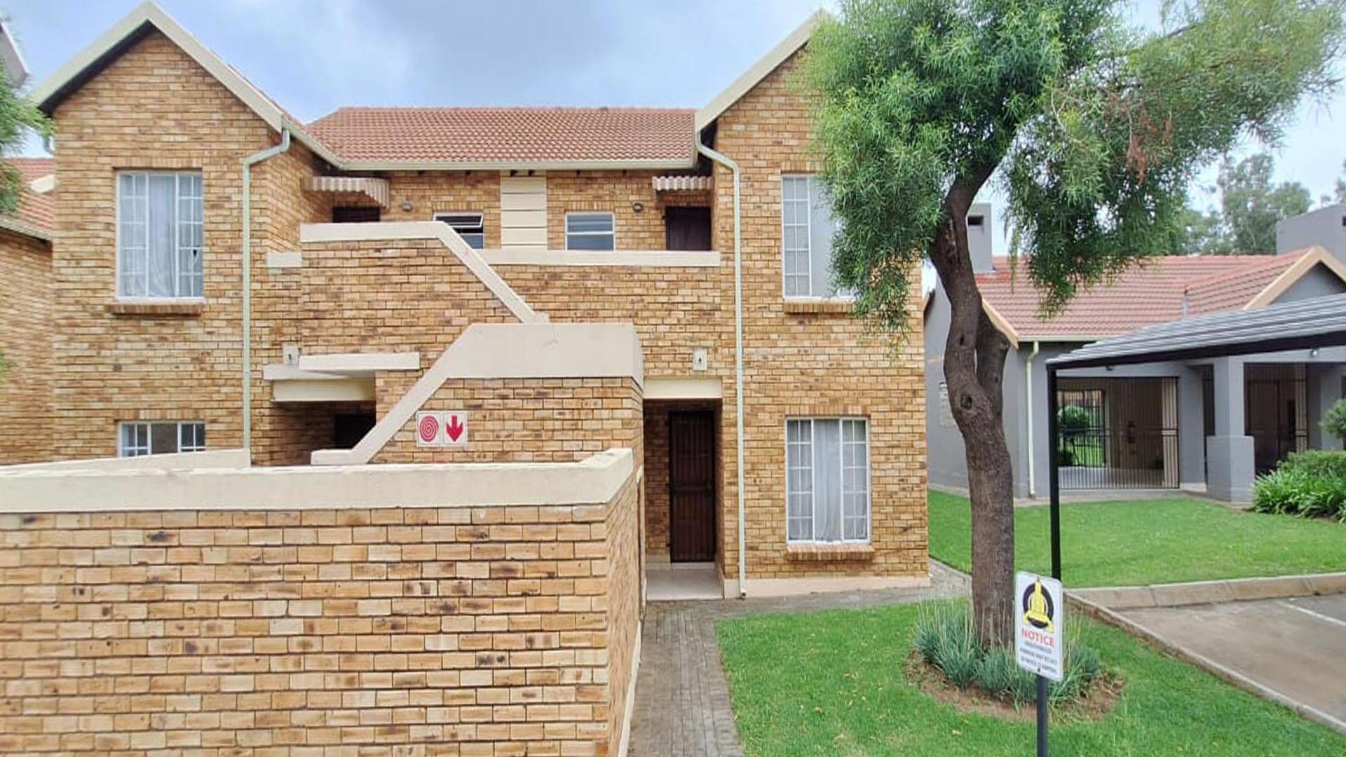 Front View of property in Honey Park