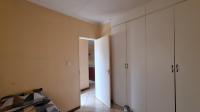 Bed Room 1 - 13 square meters of property in Honey Park