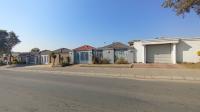 Front View of property in Riverside View