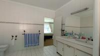 Main Bathroom - 13 square meters of property in Jukskei Park