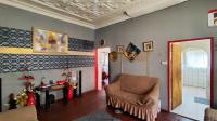 Lounges - 20 square meters of property in Geduld