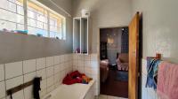Bathroom 1 - 7 square meters of property in Geduld