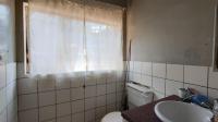 Bathroom 1 - 7 square meters of property in Geduld