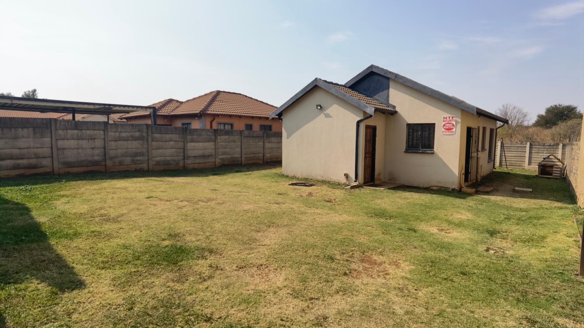 Front View of property in Lotus Gardens