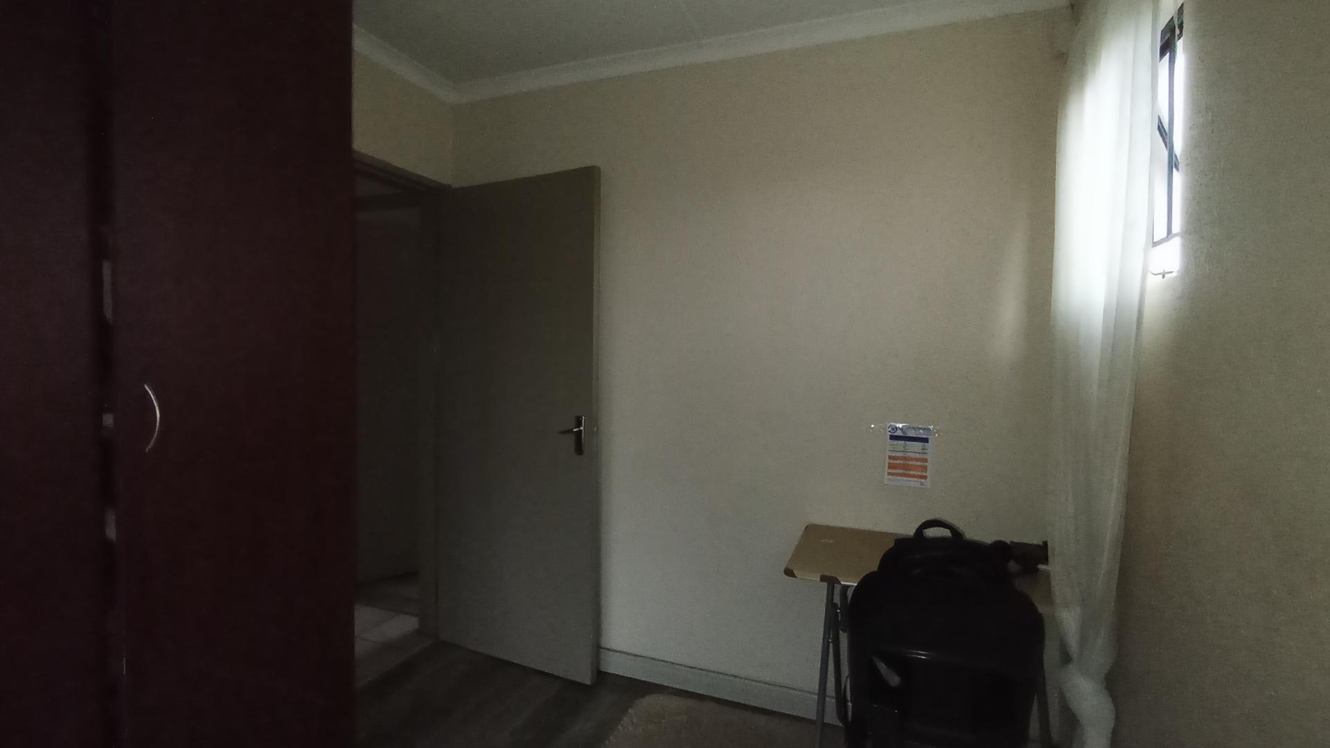 Bed Room 3 - 8 square meters of property in Lotus Gardens