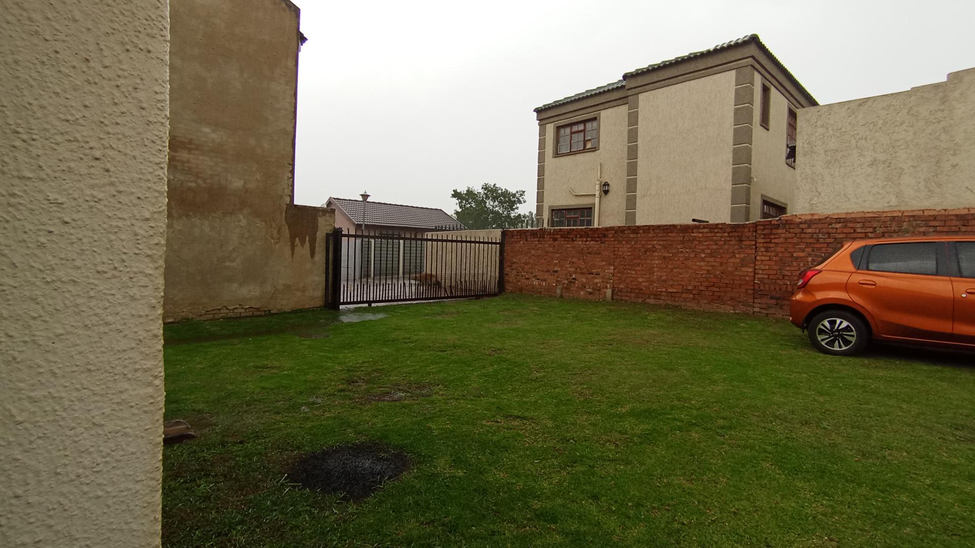 Front View of property in Lotus Gardens