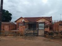 Front View of property in Toekomsrus