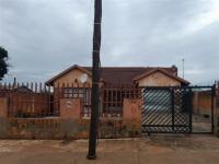 Front View of property in Toekomsrus