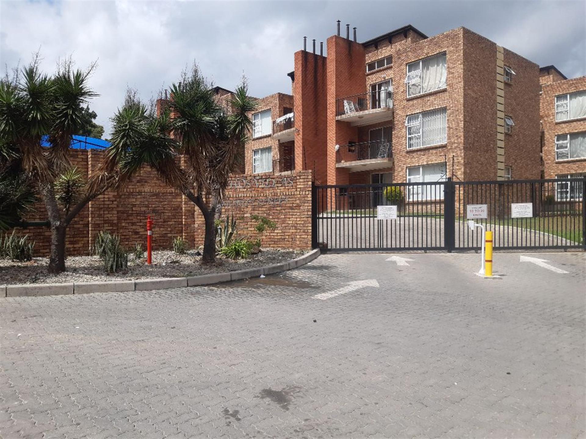 Front View of property in Halfway House