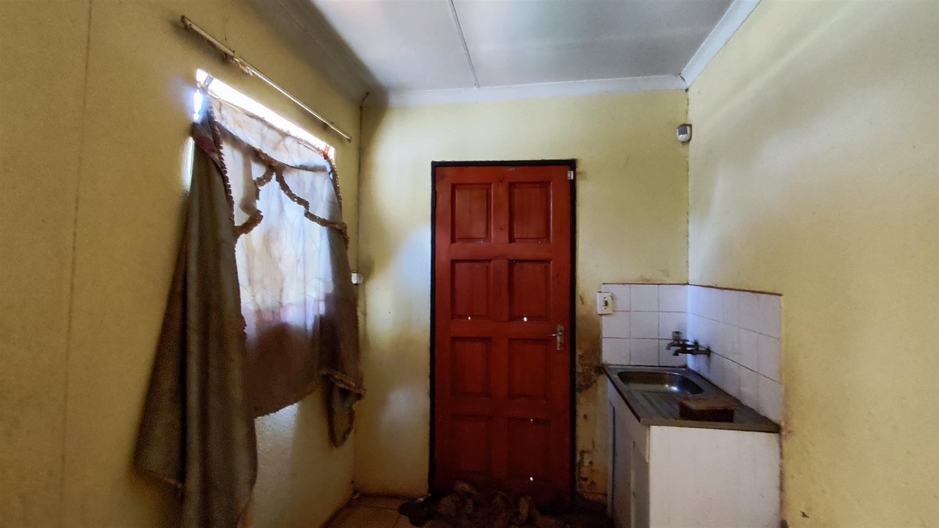 Kitchen - 6 square meters of property in Dawn Park