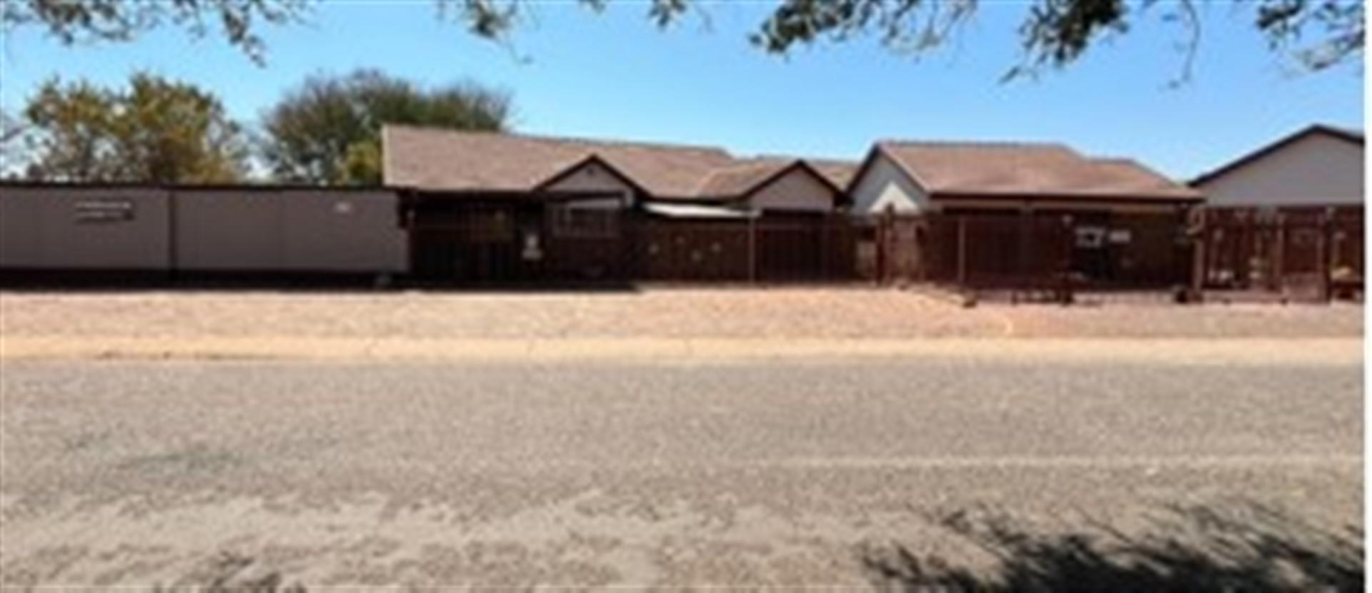 Front View of property in Sinoville