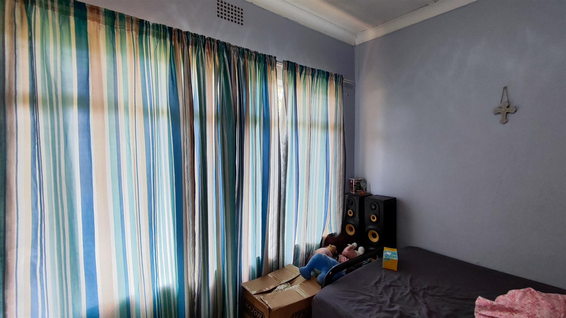 Bed Room 3 - 11 square meters of property in Three Rivers