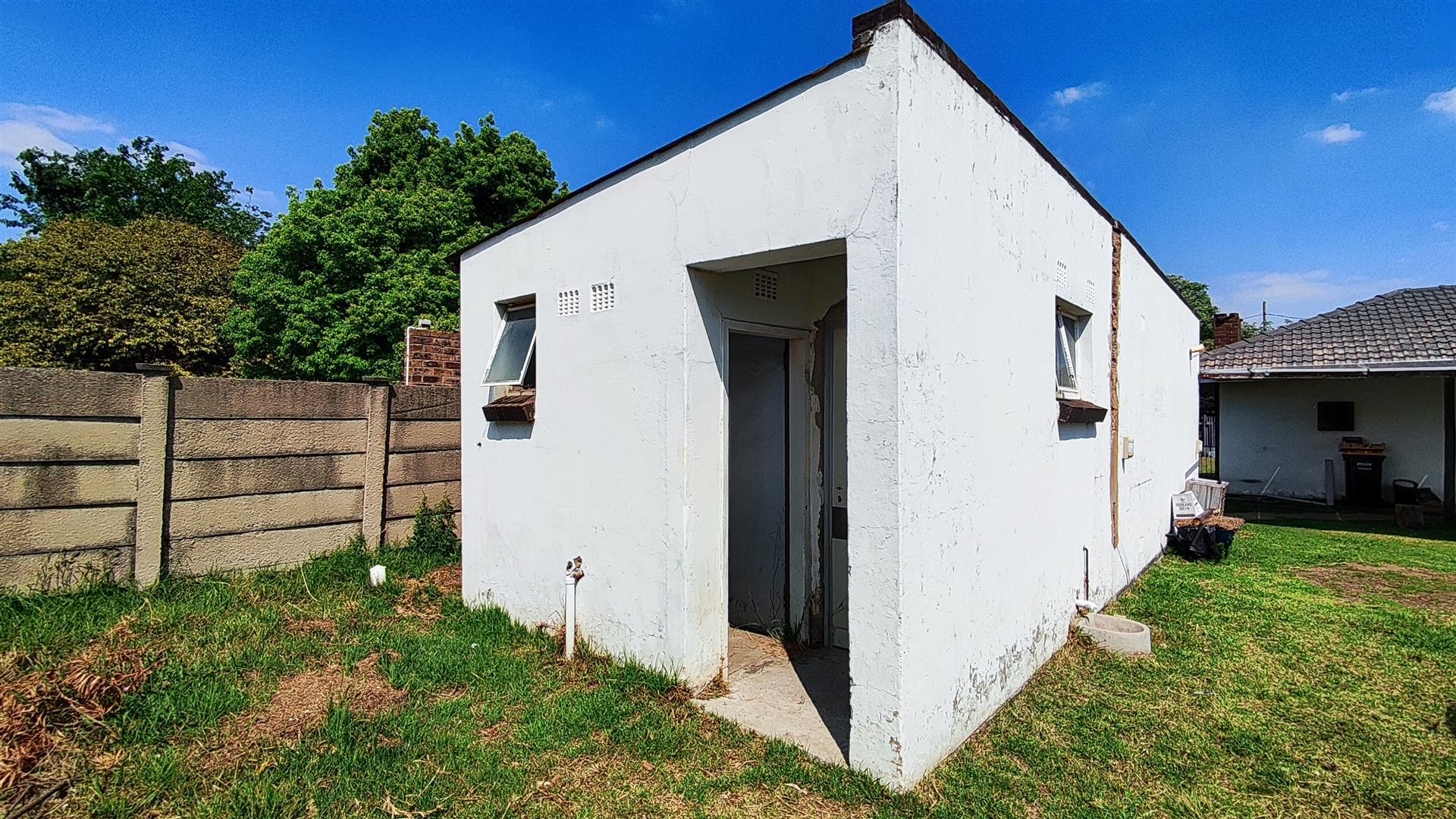 Staff Room - 8 square meters of property in Three Rivers