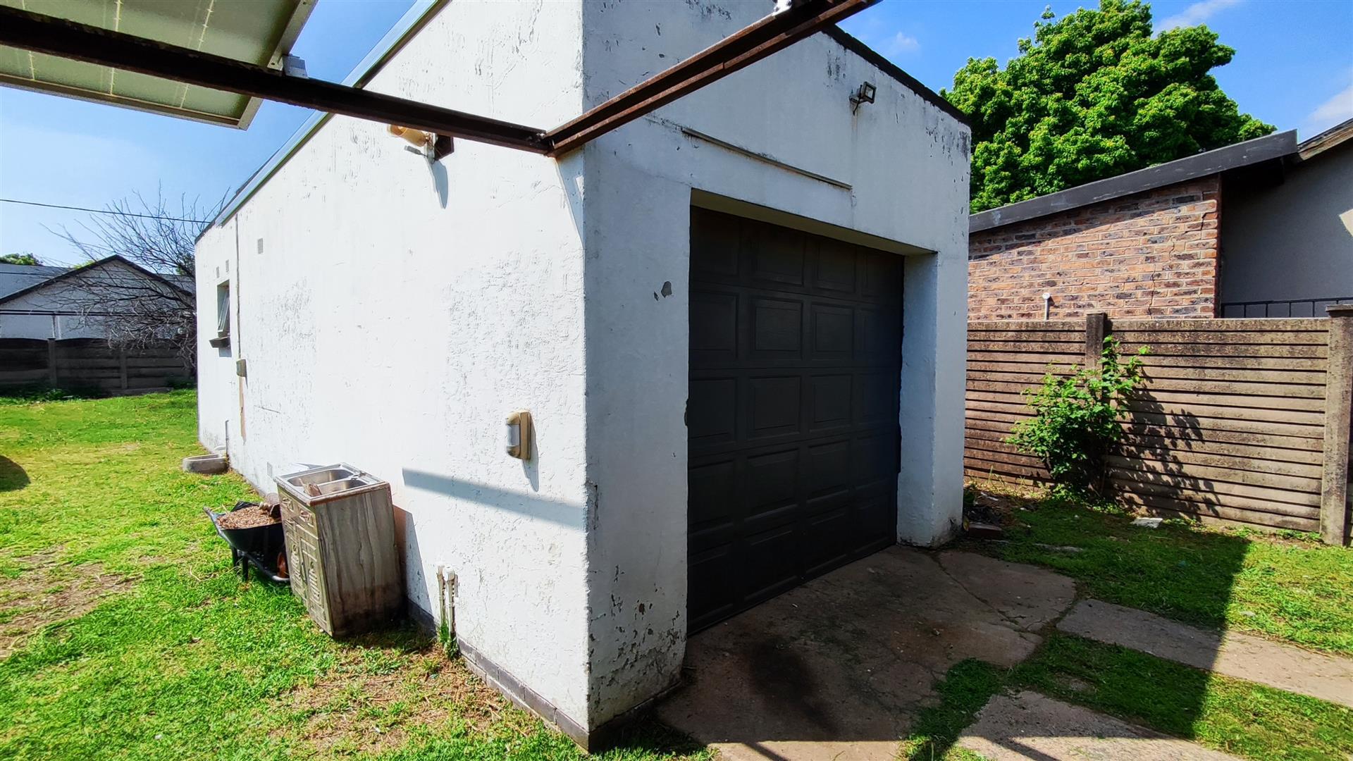 Garage - 16 square meters of property in Three Rivers