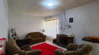Lounges - 21 square meters of property in Three Rivers