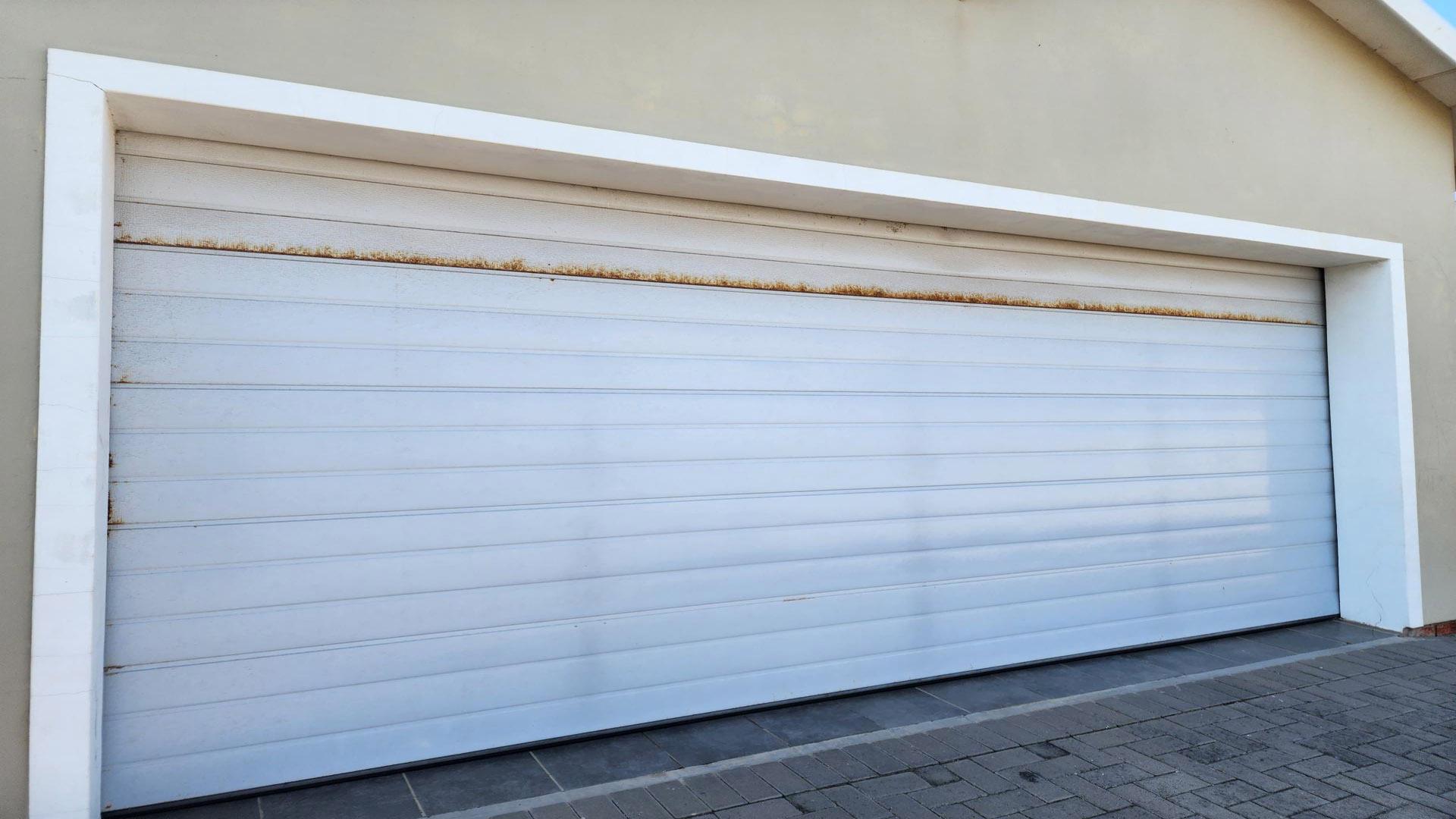 Garage of property in Fountains Estate