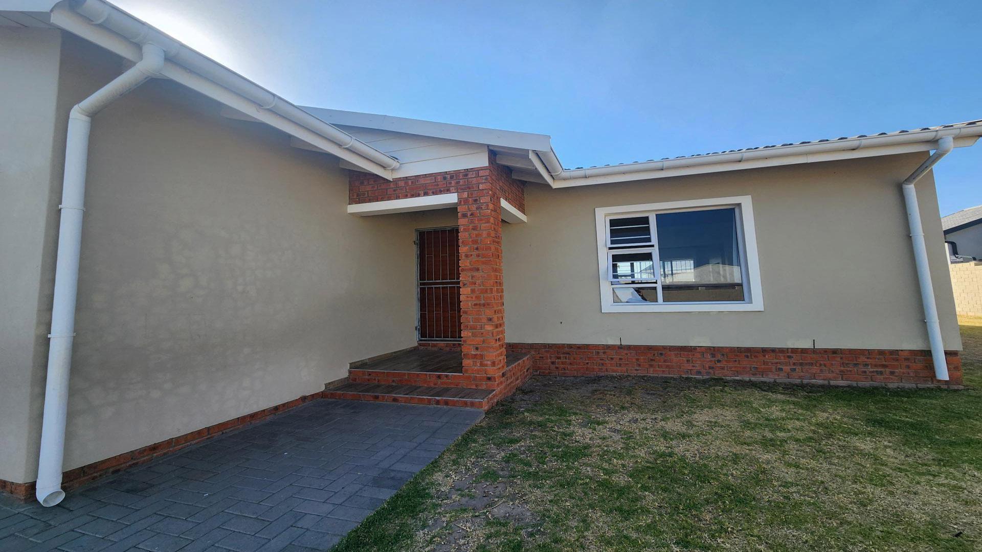 Front View of property in Fountains Estate
