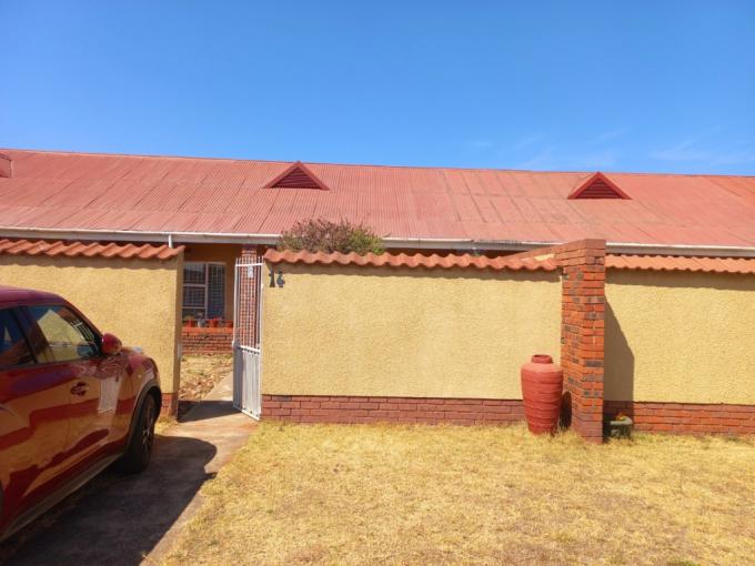 2 Bedroom Simplex for Sale For Sale in Primrose - MR619750