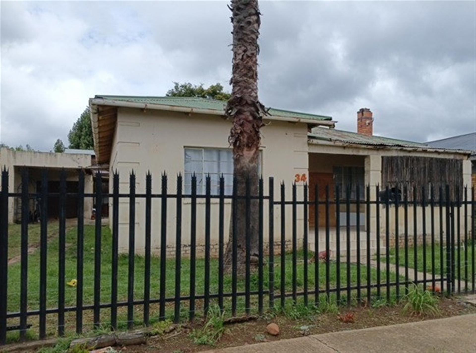 Front View of property in Geduld