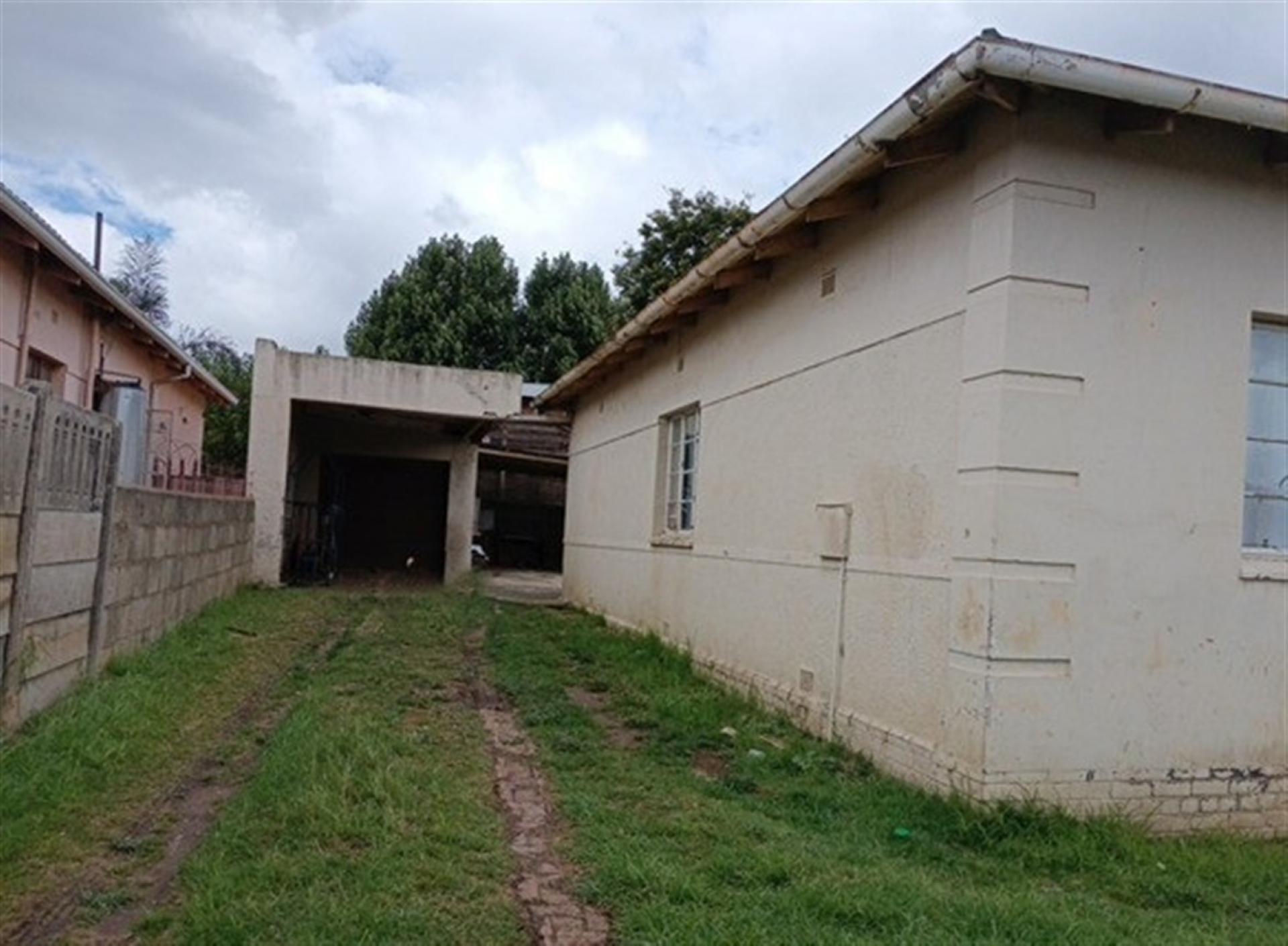 Front View of property in Geduld