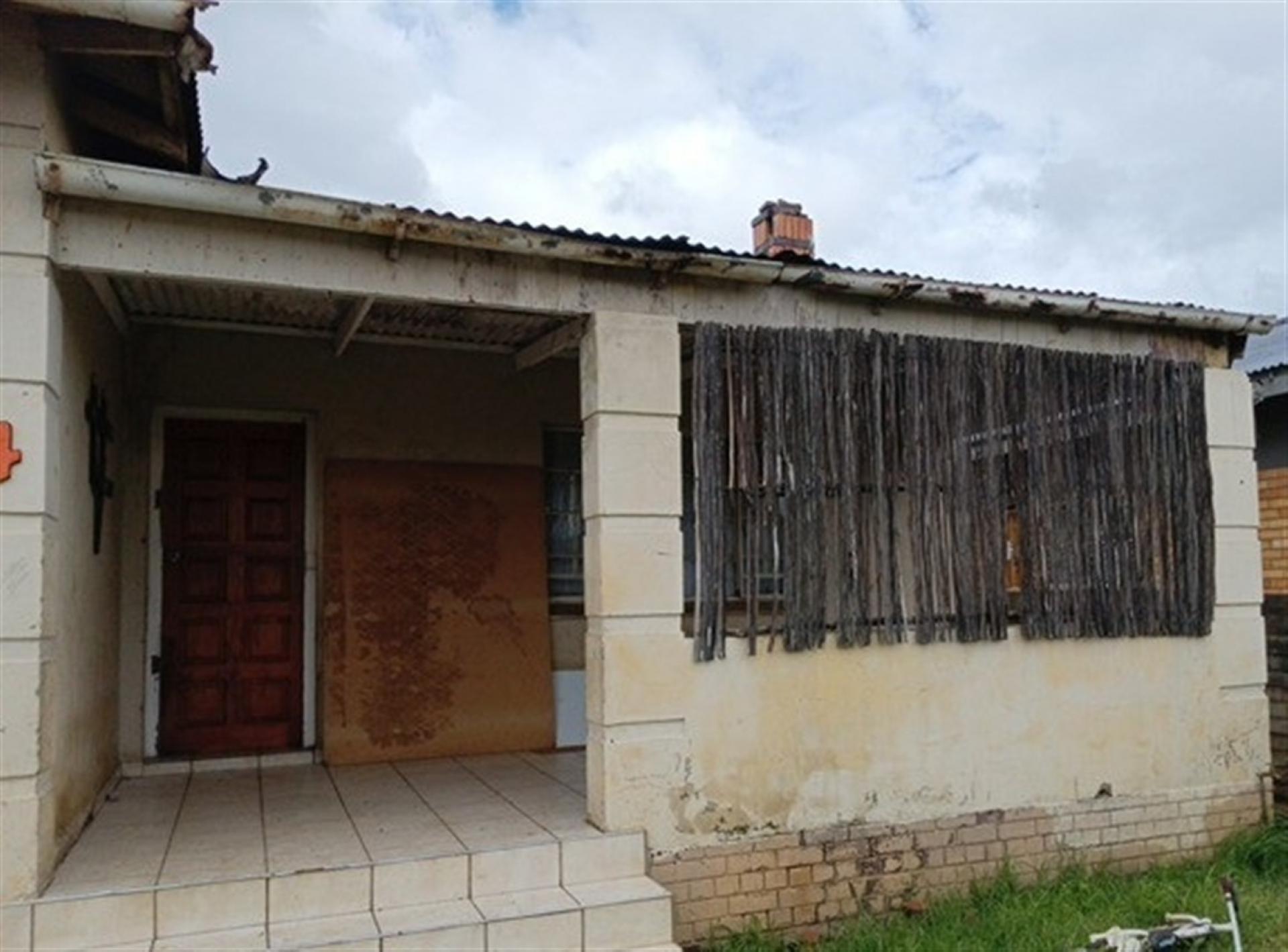 Front View of property in Geduld