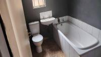Bathroom 1 of property in Protea Glen