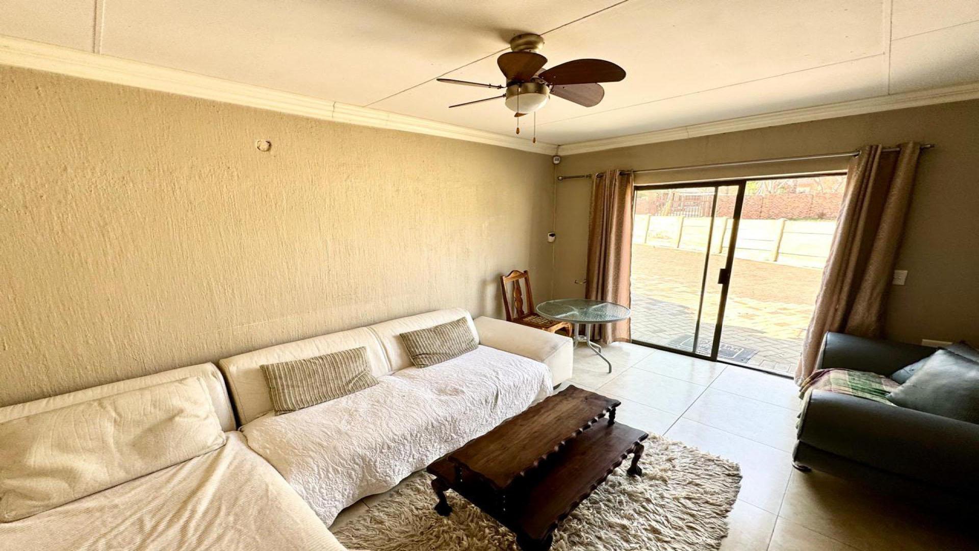 Lounges of property in Secunda