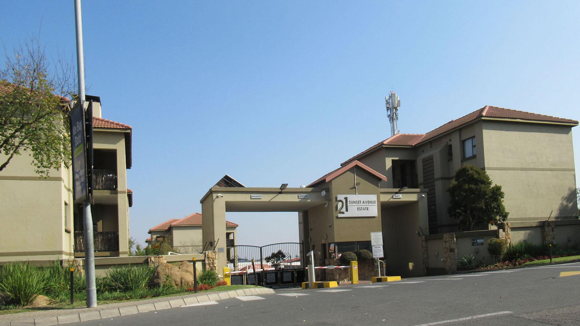 Front View of property in Lone Hill