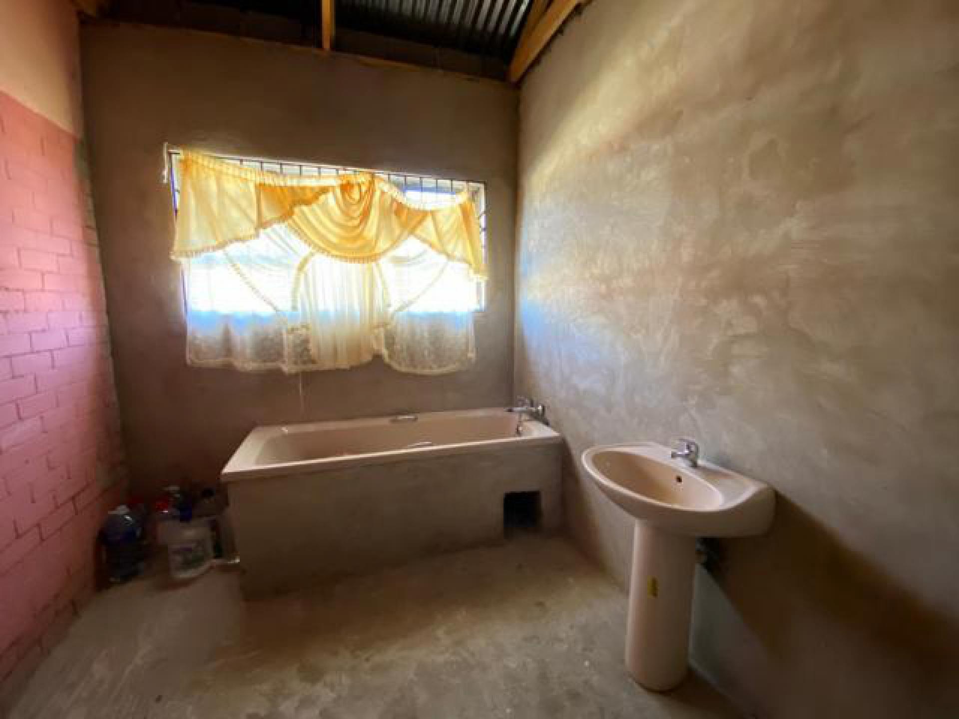 Bathroom 2 of property in Ladysmith