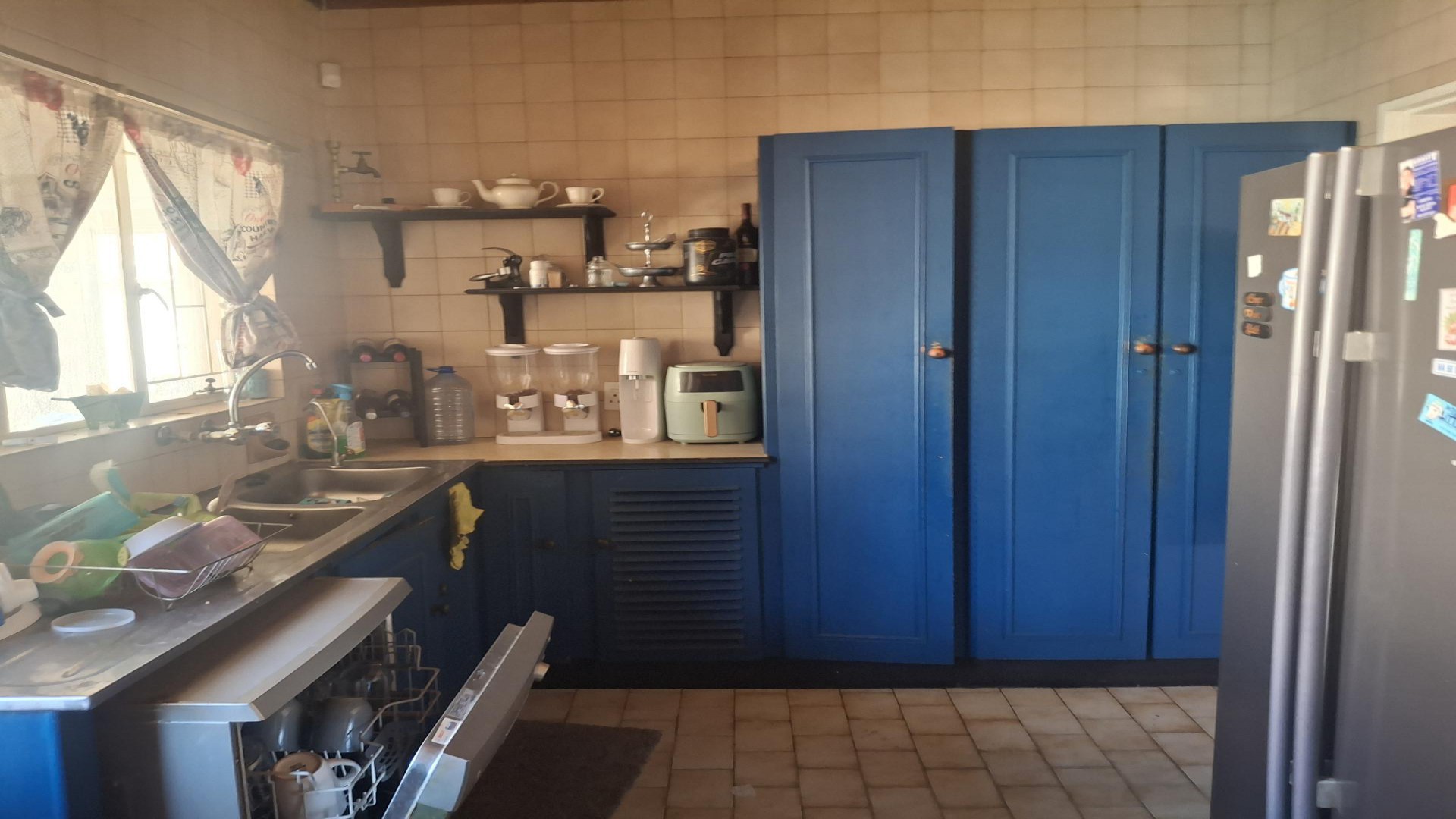 Kitchen of property in Daspoort