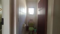 Bathroom 2 - 2 square meters of property in Daspoort