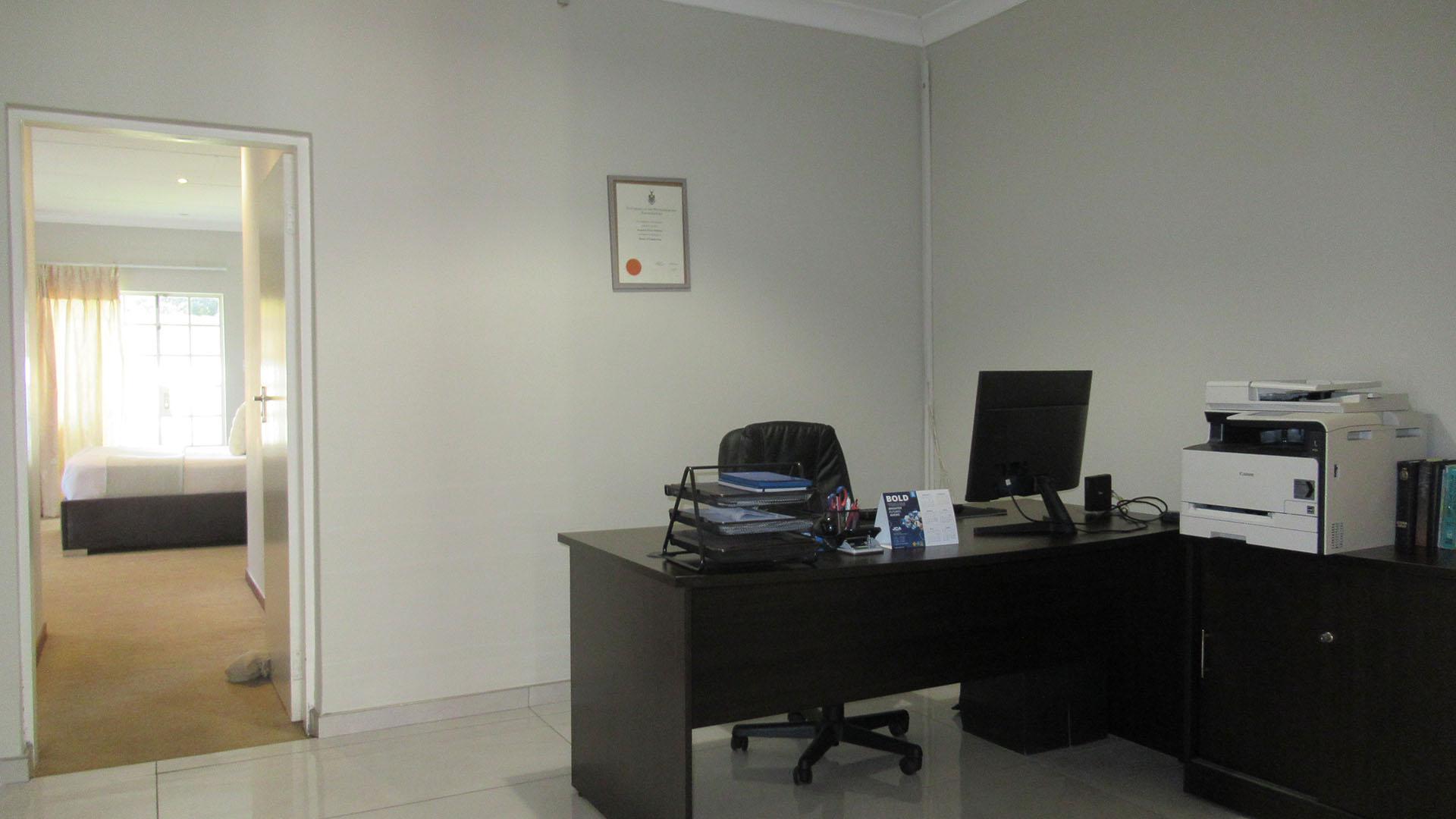 Study - 10 square meters of property in Blairgowrie